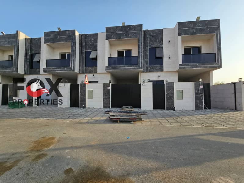 Villa for sale: 3 bedrooms + living room + hall + maid's room | Spacious area